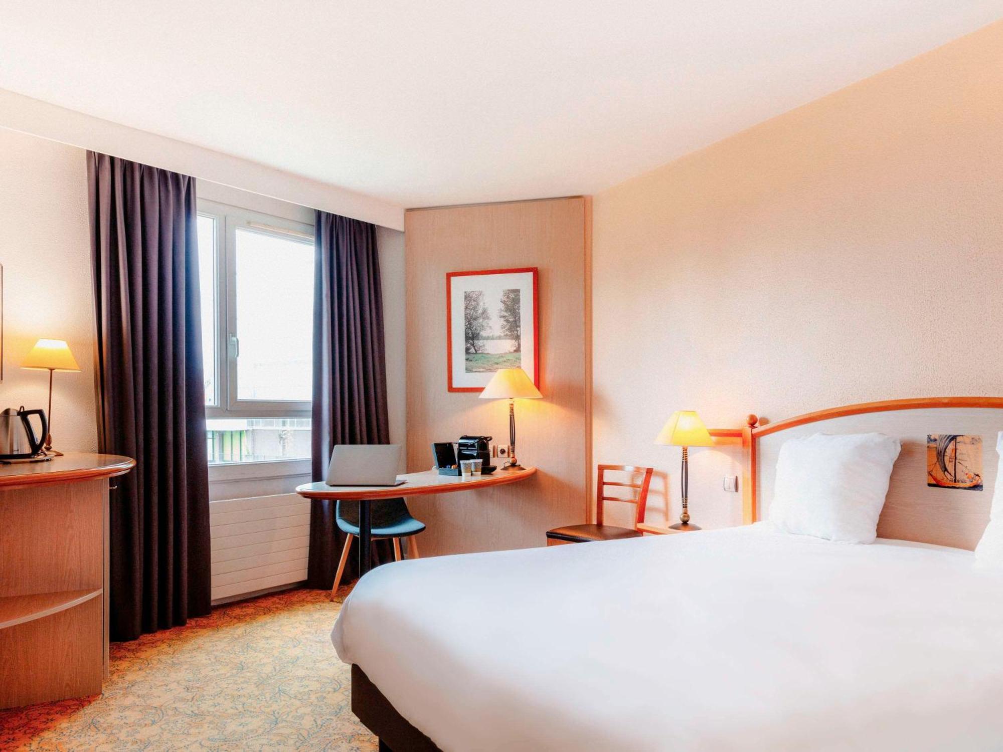 Mercure Nevers Pont De Loire Exteriér fotografie