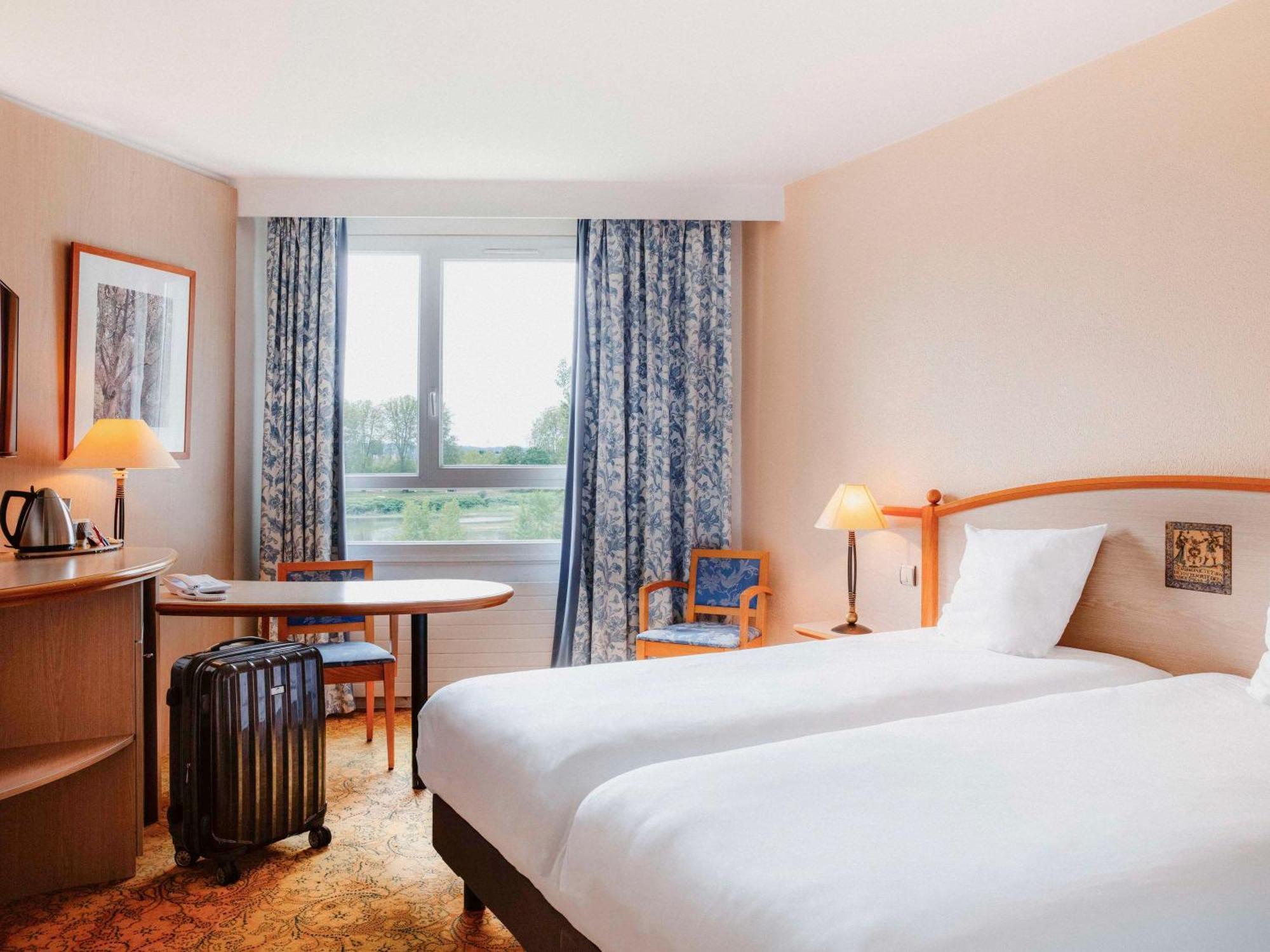 Mercure Nevers Pont De Loire Exteriér fotografie